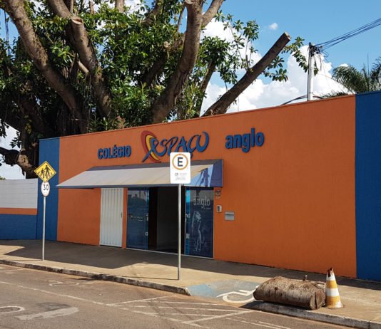 Tecnologia é grande aliada em retomada escolar do colégio Espaço Anglo
