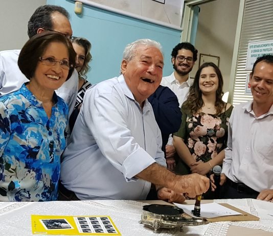 60 anos de profissão, 50 anos de Ótica Mirassol: Florentino Galves ganha selo em homenagem a sua história