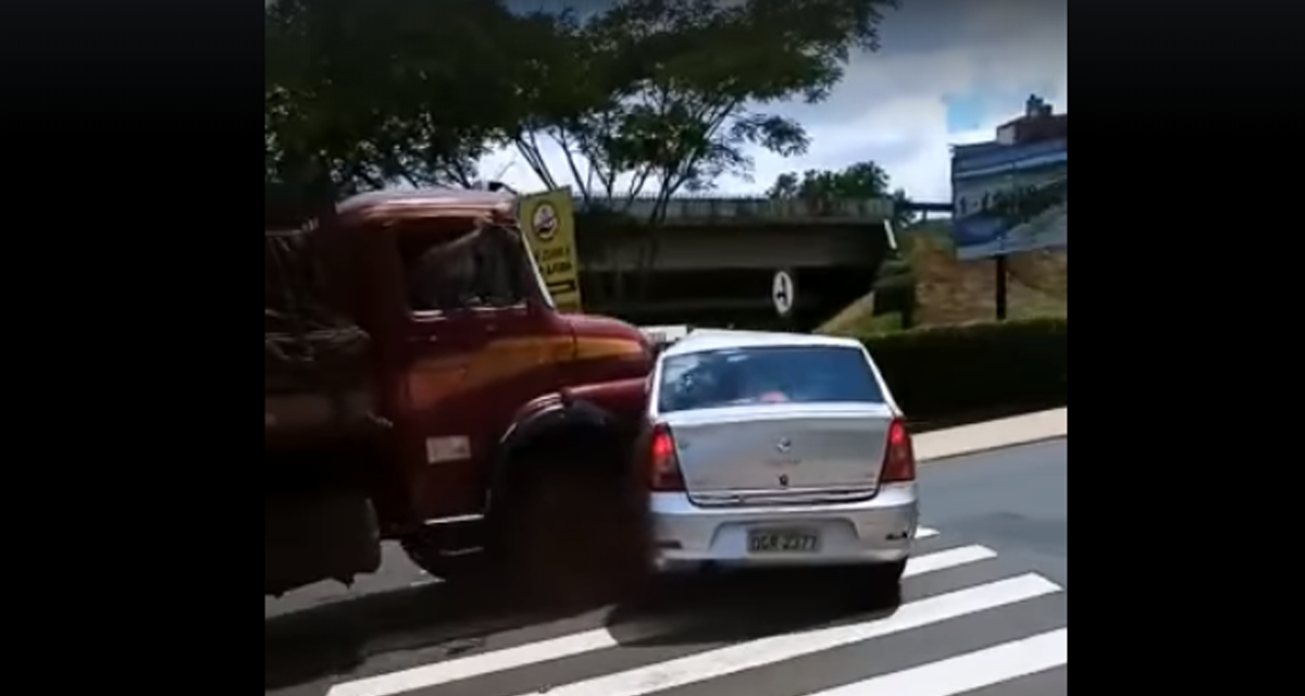 Caminhão Perde O Freio E Arrasta Carro Em Cruzamento Da Andaló ...