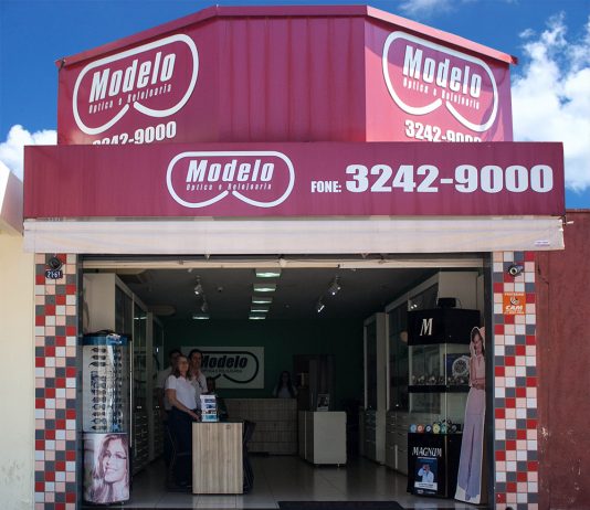 Óptica modelo está com promoção de até 50% off nos óculos de sol