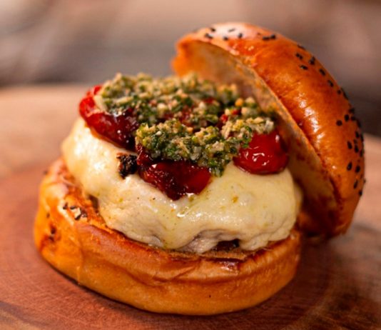 “Eruption” é o novo burger do mês de dezembro no Mr. Beef