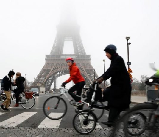 Paris enfrenta greve geral que pode atingir outras cidades da França