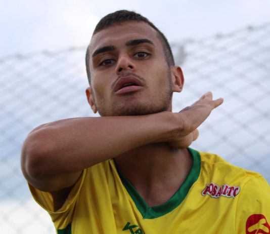 Artilheiro da copinha, Felipe Micael marca dois gols e Leão avança de fase