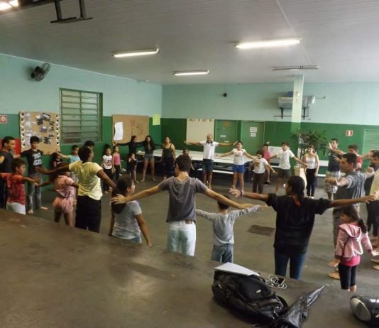 Fernando Cruz realiza oficina gratuita de teatro aos sábados em Mirassol