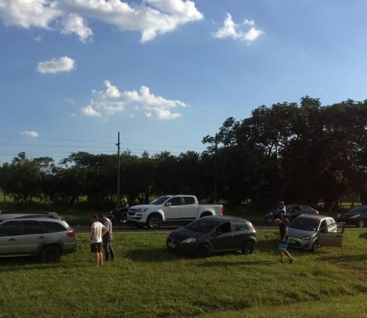 Acidentes deixam trânsito lento na rodovia Washington Luís sentido Mirassol
