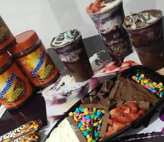 Chefe do Açaí tem combinados de até 1 litro para quem ama a sobremesa