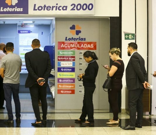 Governo define lotéricas e igrejas como atividades essenciais