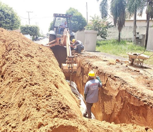 Prefeitura realiza obra de drenagem no Renascença