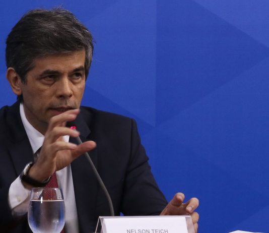 Brasil tem mais de 400 mortes por covid-19 em 24 horas