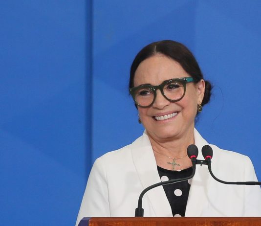 Regina Duarte deixa Secretaria Especial de Cultura