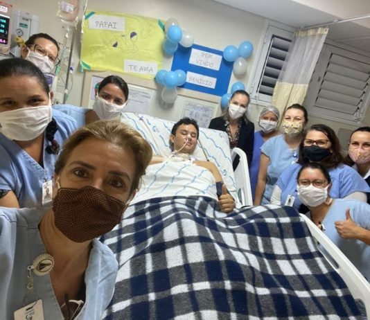 HB mobiliza equipe para pai na UTI assistir nascimento do primeiro filho