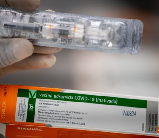 CoronaVac é a vacina em teste mais segura contra covid-19