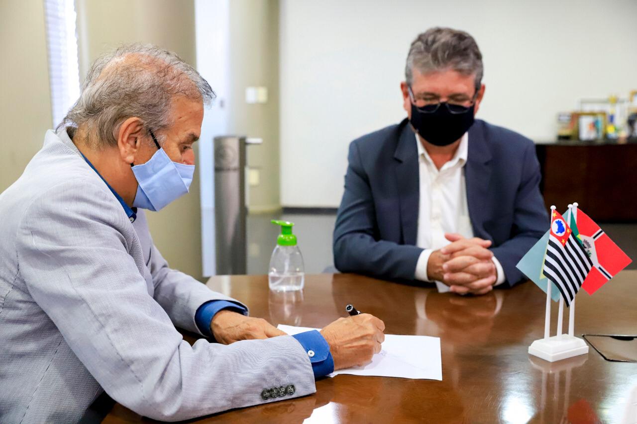 Em reunião, Dr. Edson e Edinho Araújo discutem interesses ...