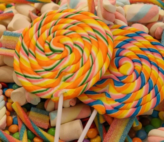 Moradores pedem doação de doces para festa de Cosme e Damião