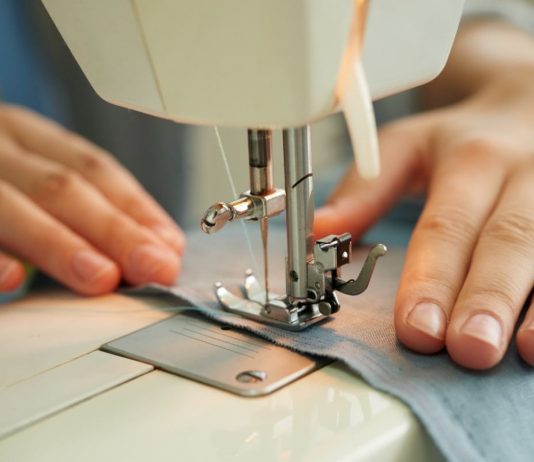 Curso gratuito de costura encerra inscrição na quarta (17)