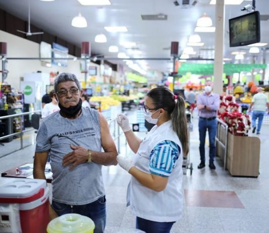Mirassol realiza vacinação e teste rápido em supermercados neste sábado