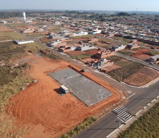 Bairro Girassol ganha ’Areninha’ para prática de esportes