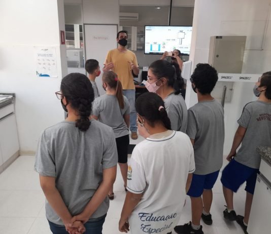 RESPONSABILIDADE SOCIAL: Alunos da APAE visitam Sanessol