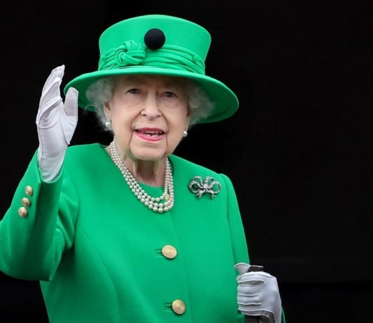 Rainha Elizabeth II morre aos 96 anos na Escócia