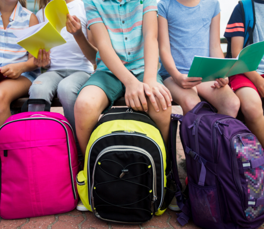 Prefeitura adquire 5.400 mochilas para alunos da rede municipal de ensino
