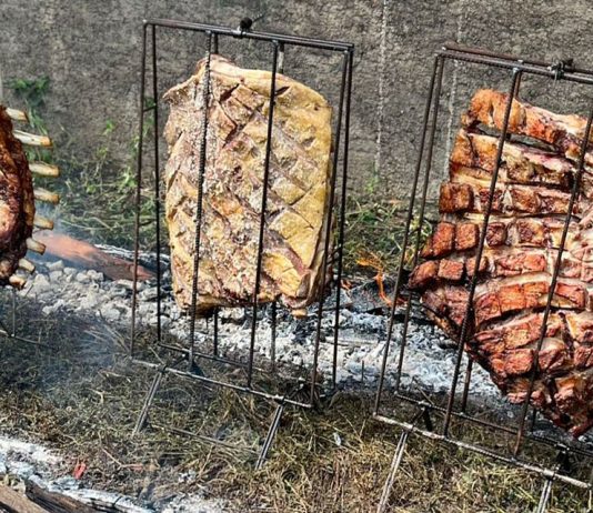 Vô Felix supermercados prepara costela no fogo de chão neste fim de semana