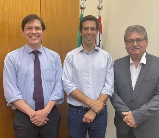 Prefeitura vai em busca de recursos para escolas nos bairros Laguna e Parque dos Ipês