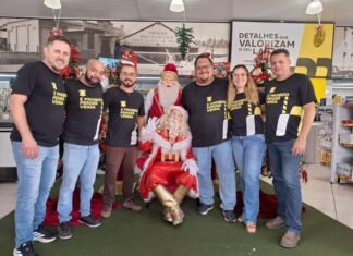 Papai Noel chega com festa à Casa Monteiro e transforma sábado em dia de magia em Mirassol