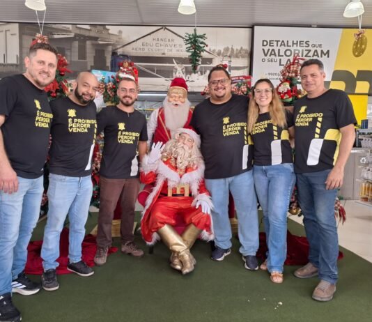 Papai Noel chega com festa à Casa Monteiro e transforma sábado em dia de magia em Mirassol